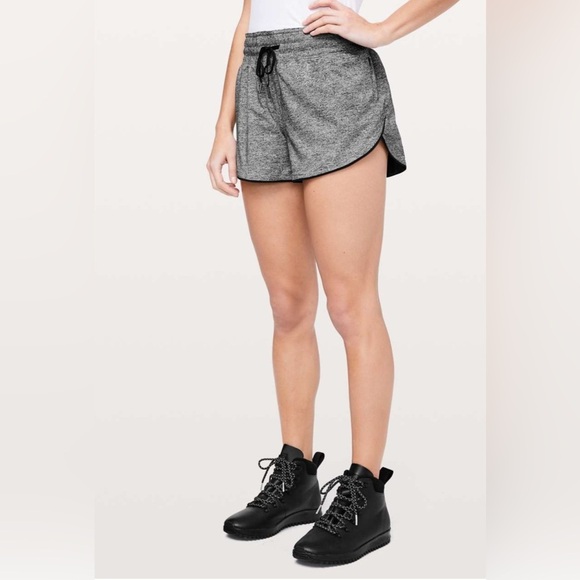 Lululemon Choose A Side 3” Shorts Womens  6 Reversible Heather Luxe Multi Black - Picture 12 of 13